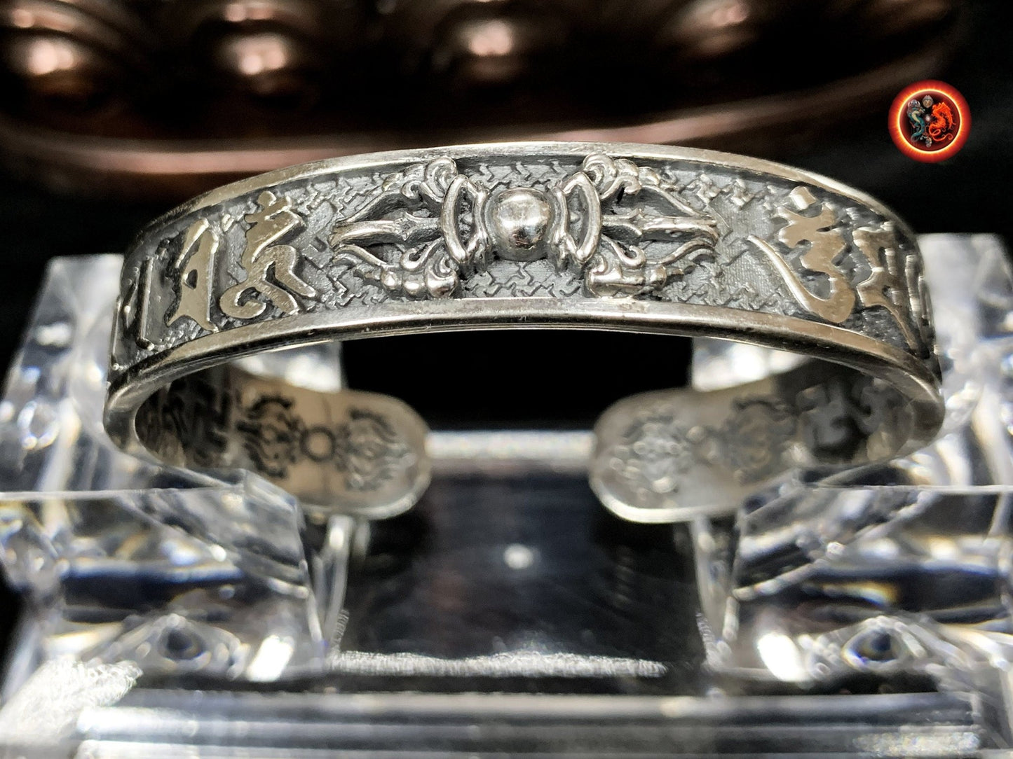 Bracelet manchette bouddhiste en argent - Dorje et mantra | obsidian dragons