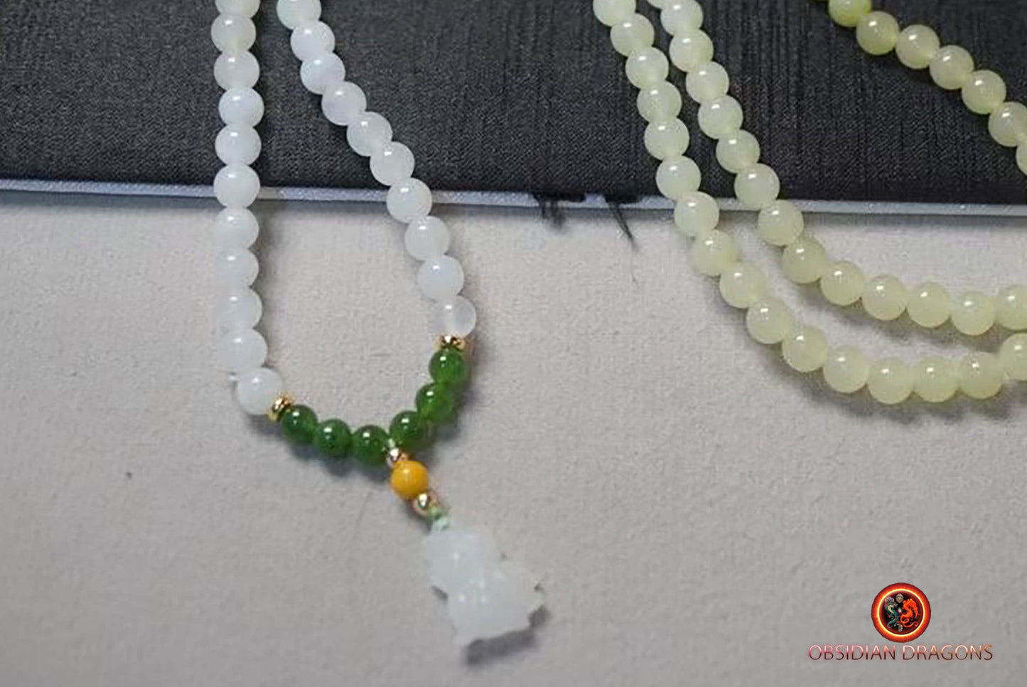 Chapelet mala en jade naturel. Collier de prière et de méditation bouddhiste - obsidian dragon