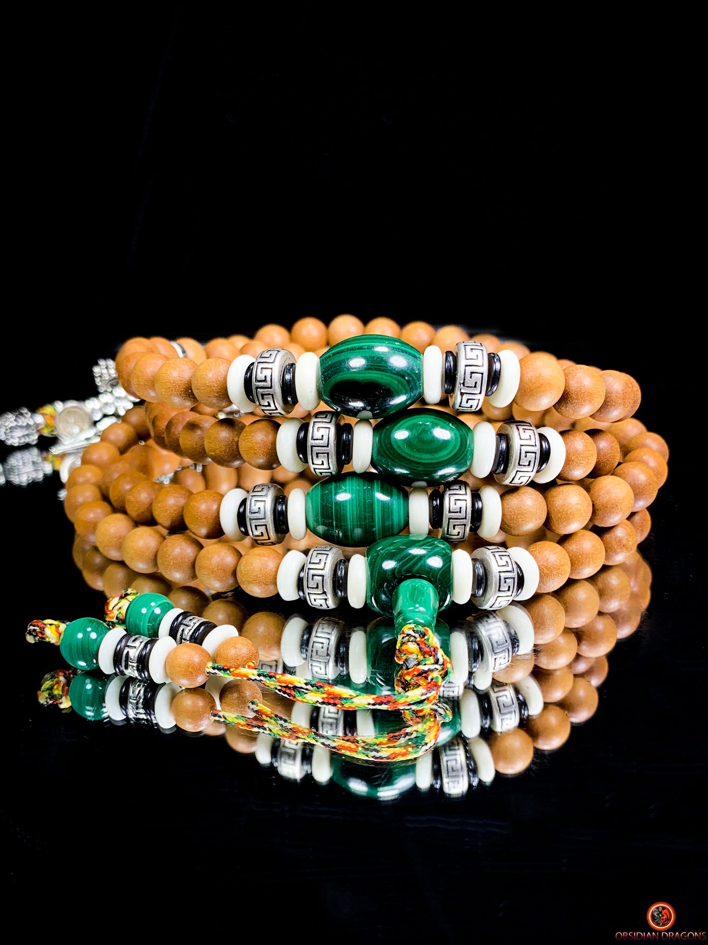 Mala tibétain en santal – Malachite – Argent 925 – Vajrayana | obsidian dragons