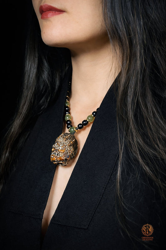 Pendentif Mahakala en bois de cerf – Collier bouddhiste tibétain | obsidian dragons