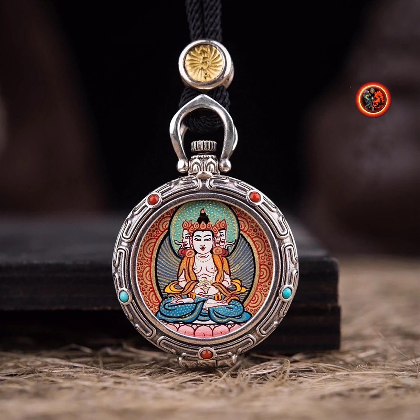Pendentif tangka traditionnel- Ghau- bouddha Vairocana