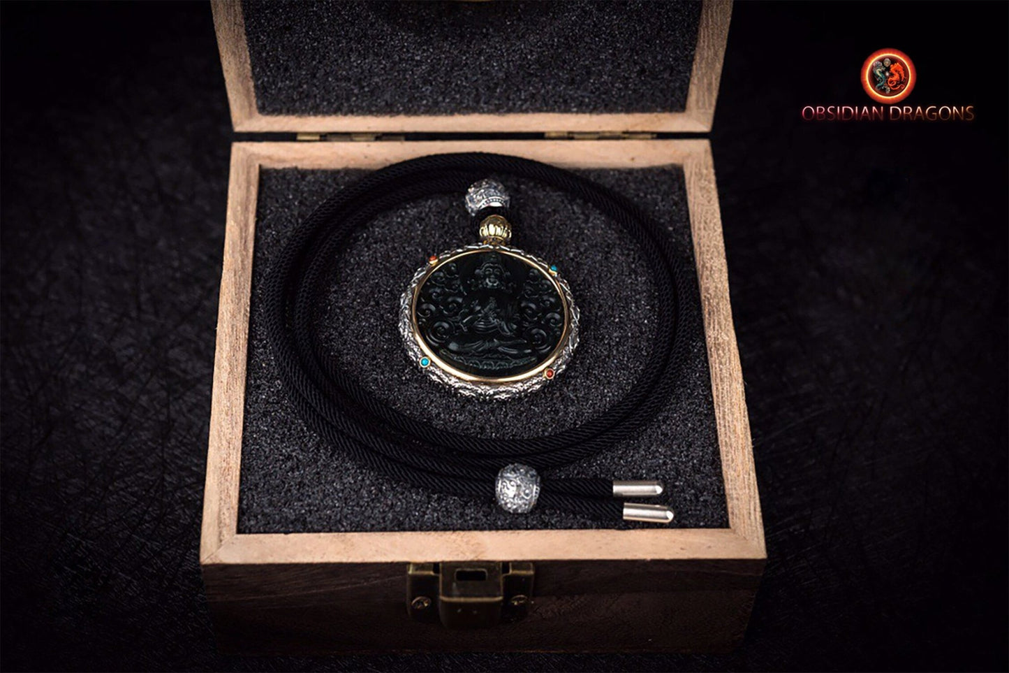 Pendentif Bouddha jade et argent- Bouddha Vairocana | obsidian dragons