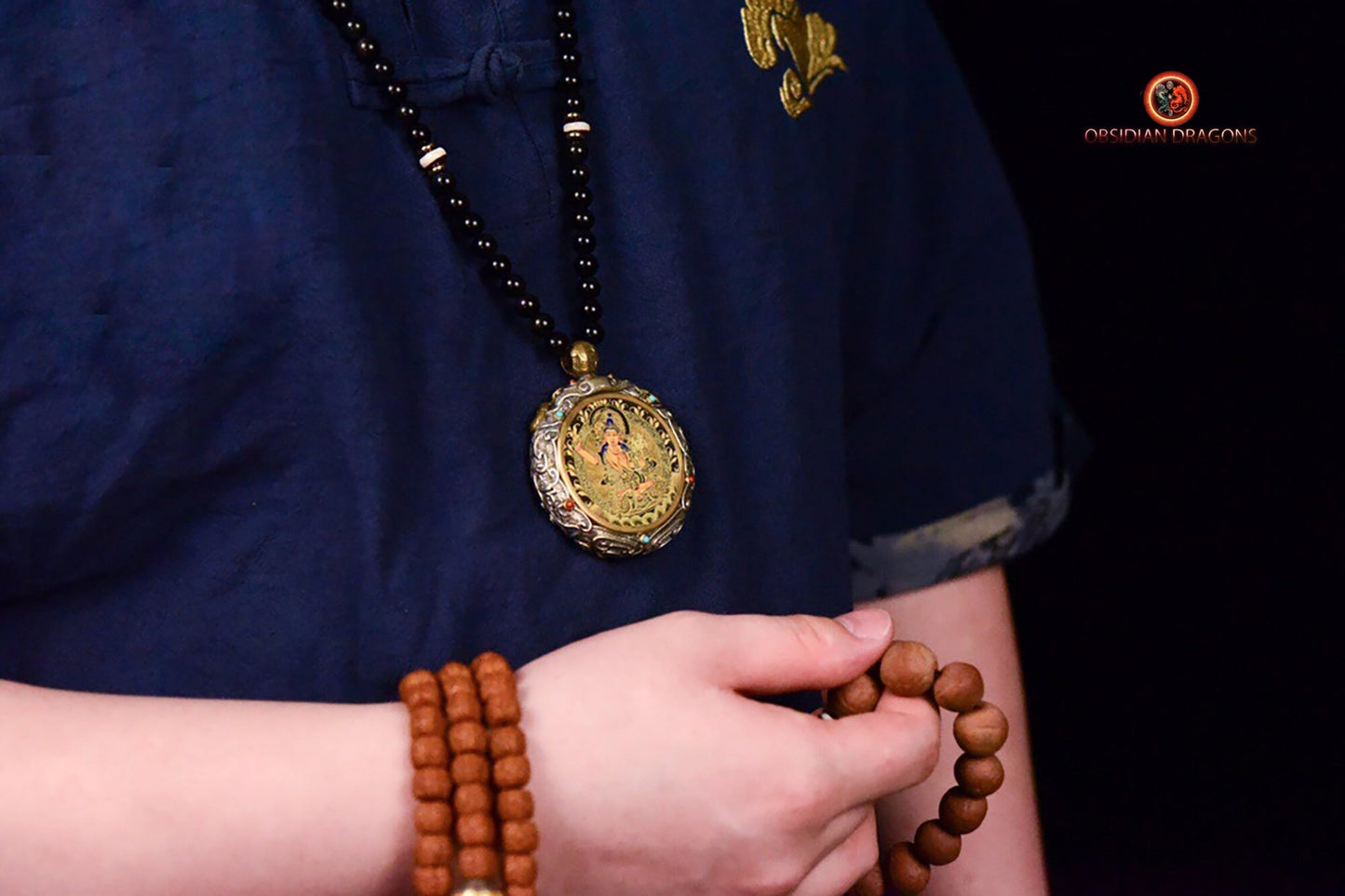Ghau- Pendentif Tangka exceptionnel- Bouddha Manjushri | obsidian dragons