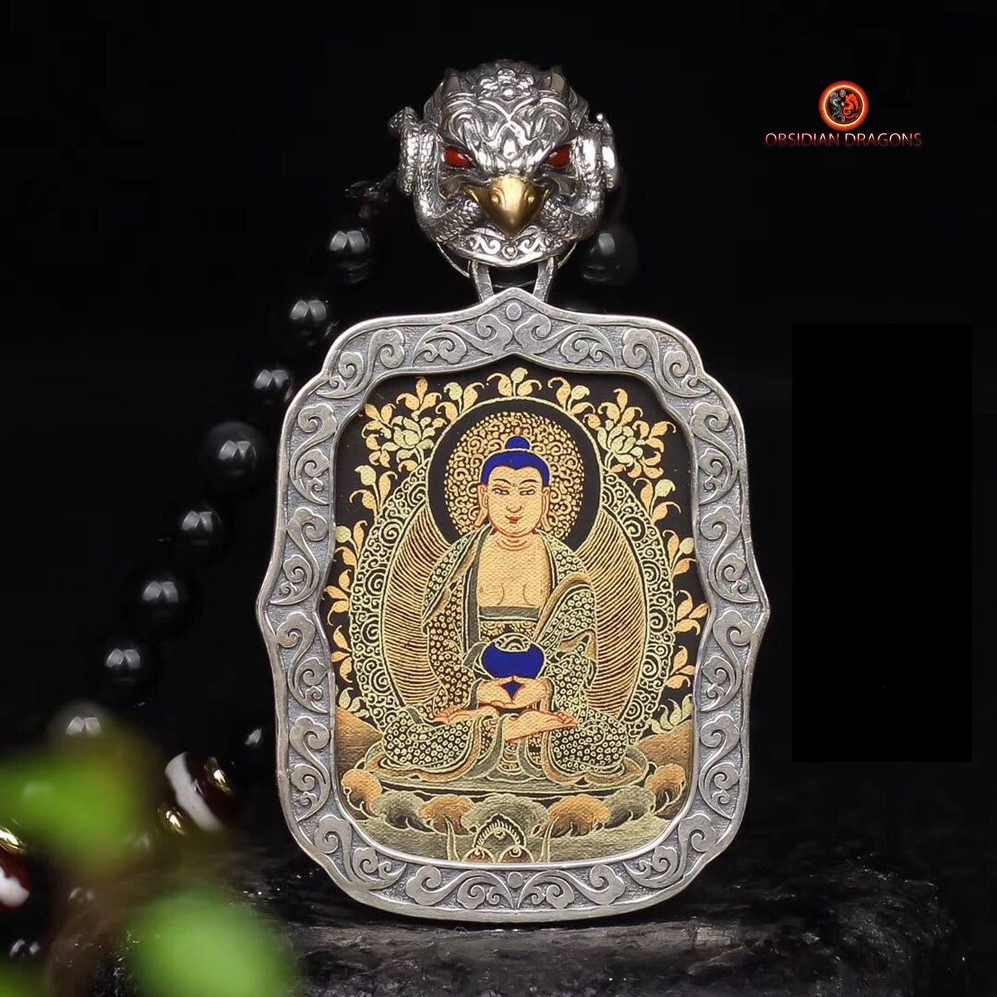 Pendentif Bouddha Amitabha. Tangka artisanal. Bélière Garuda. Protection du bouddhisme vajrayana - obsidian dragon