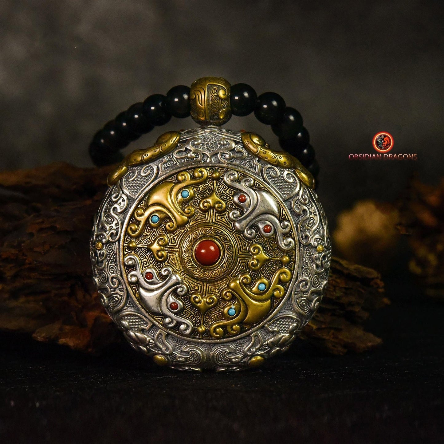 Ghau- Pendentif Tangka exceptionnel- Bouddha Vairocana | obsidian dragons