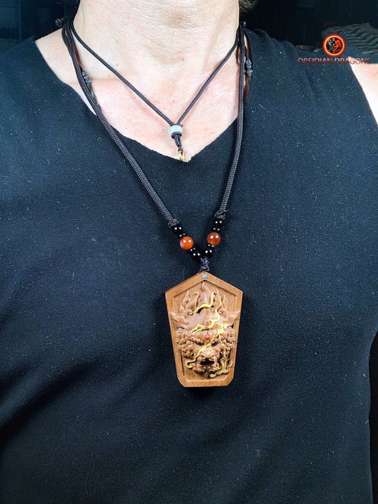 Pendentif Pixiu en santal- Rare et artisanal | obsidian dragons
