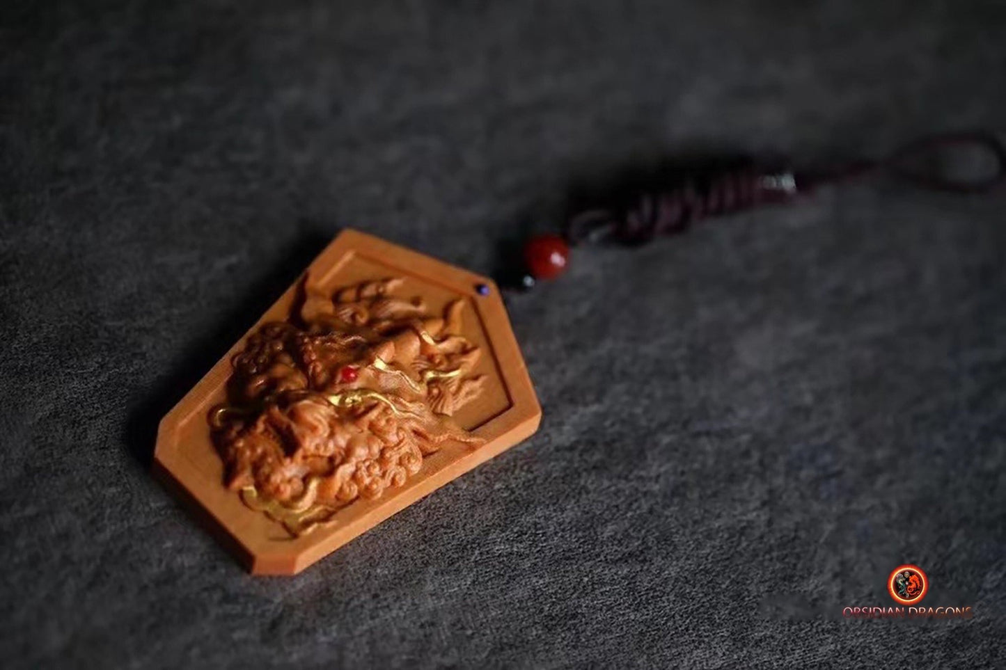 Pendentif Pixiu en santal- Rare et artisanal | obsidian dragons