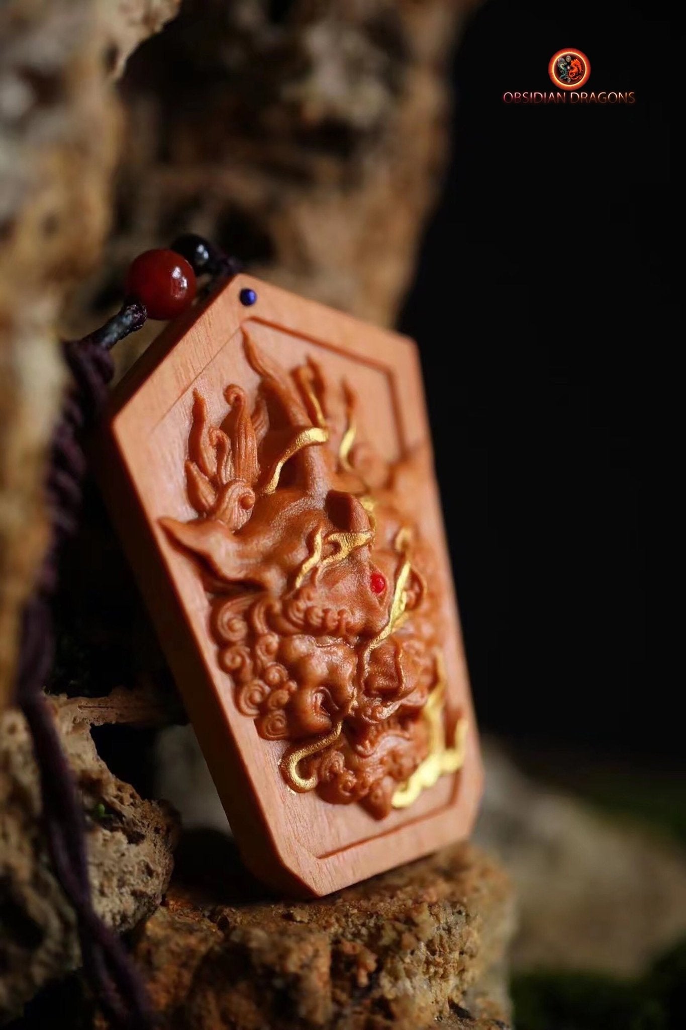 Pendentif Pixiu en santal- Rare et artisanal | obsidian dragons
