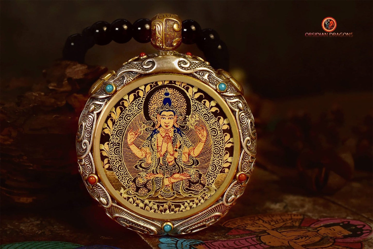 Ghau- Pendentif Tangka exceptionnel- Bouddha Chenrezi | obsidian dragons