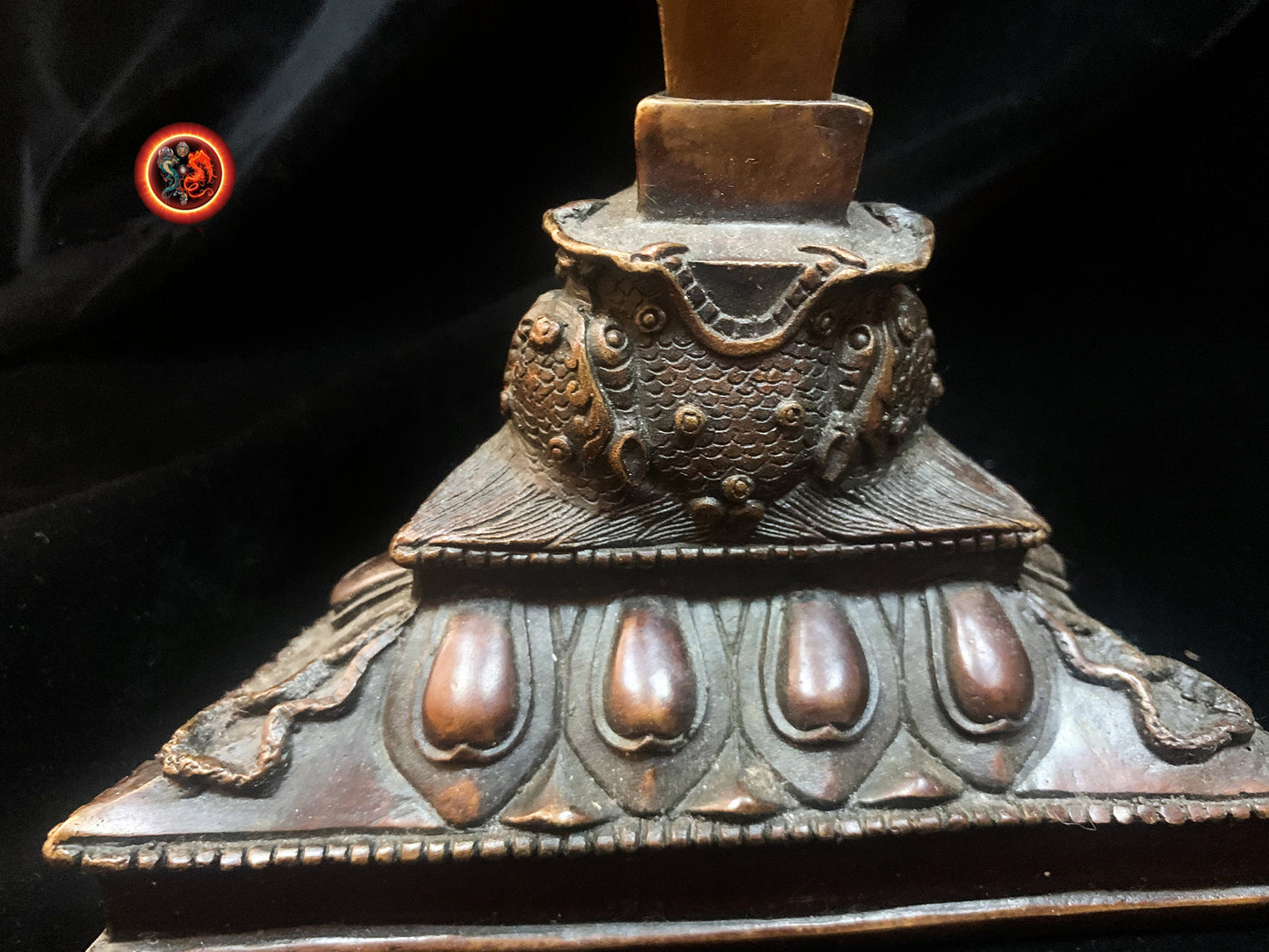Grand Phurba bouddhiste vajrayana tibetain. Bronze. Dague rituelle - obsidian dragon