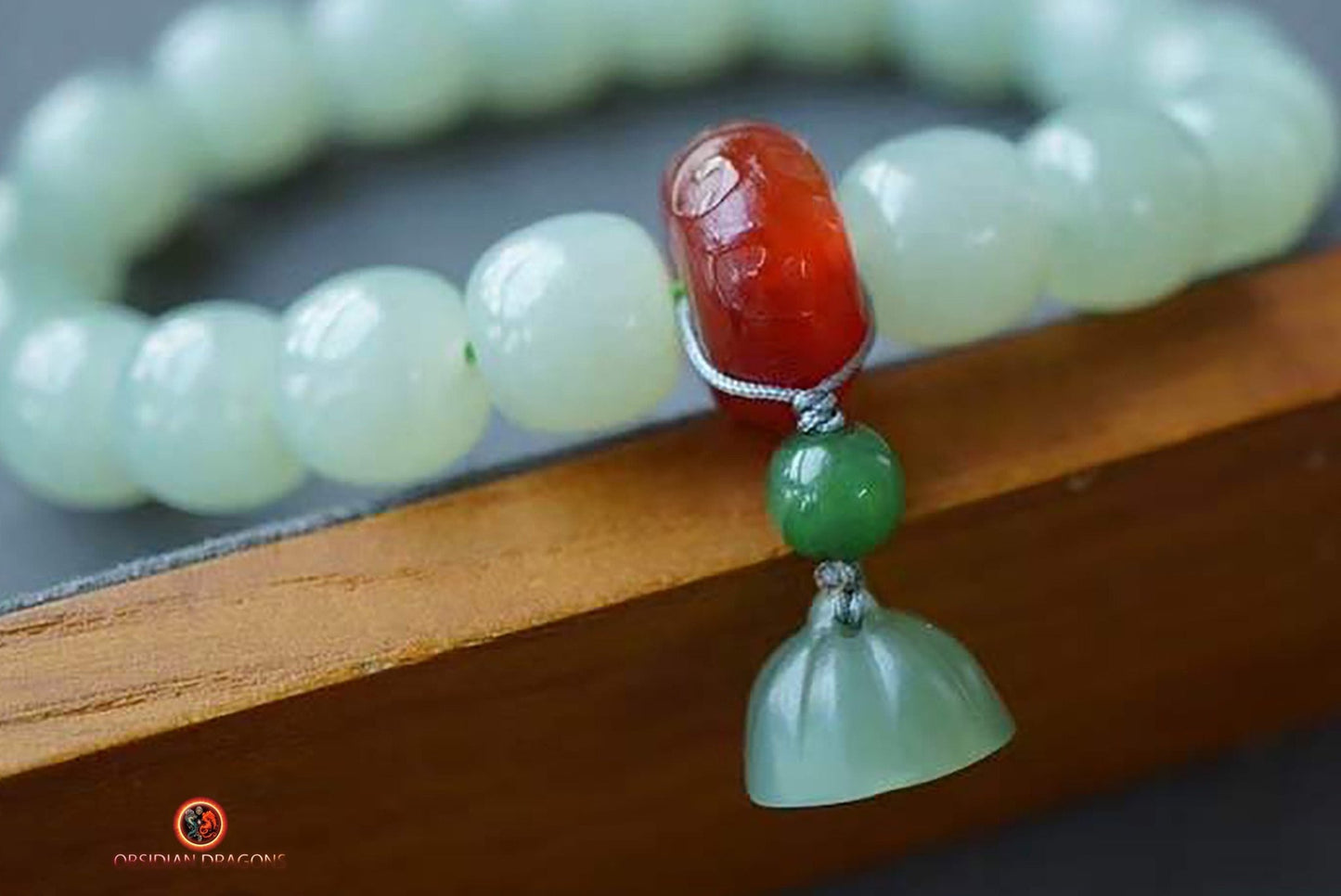 Rare Bracelet en Jade Bleu - Carpelle de Fleur de Lotus | obsidian dragons