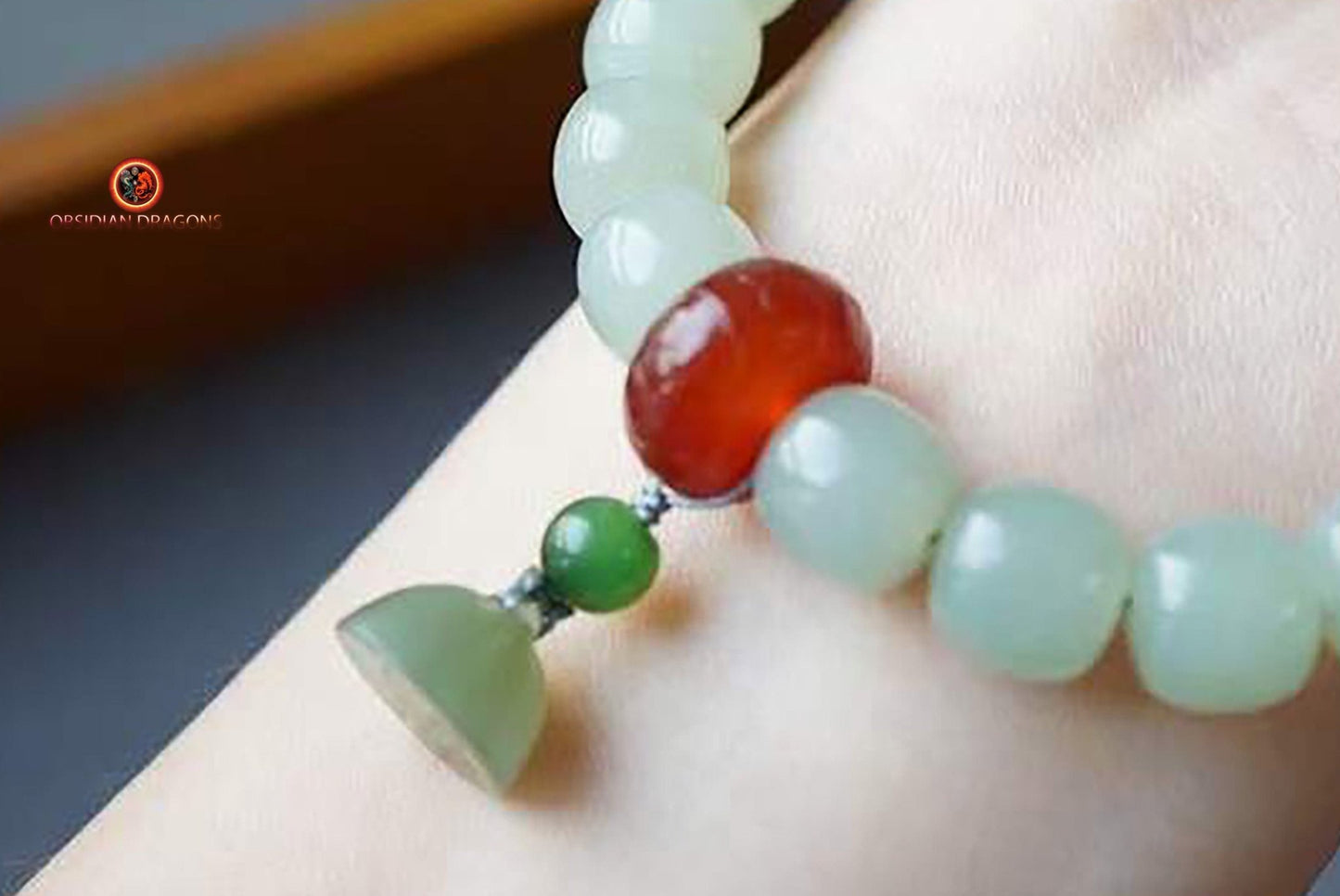 Rare Bracelet en Jade Bleu - Carpelle de Fleur de Lotus | obsidian dragons