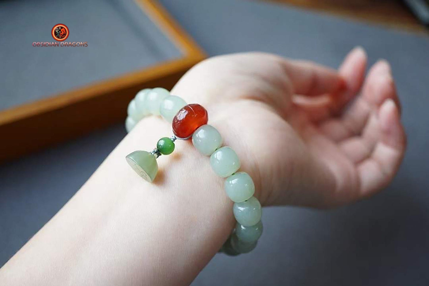 Rare Bracelet en Jade Bleu - Carpelle de Fleur de Lotus | obsidian dragons
