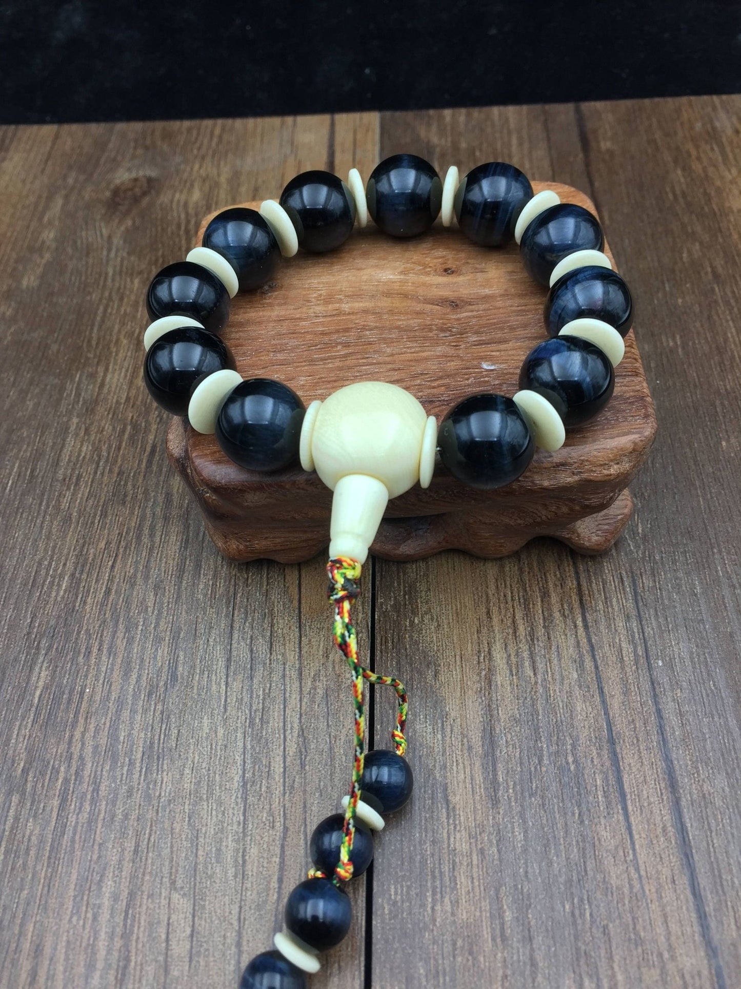 bracelet , mala de poignet chapelet bouddhiste de poignet oeil de faucon de 16mm et ivoire végétal - obsidian dragon