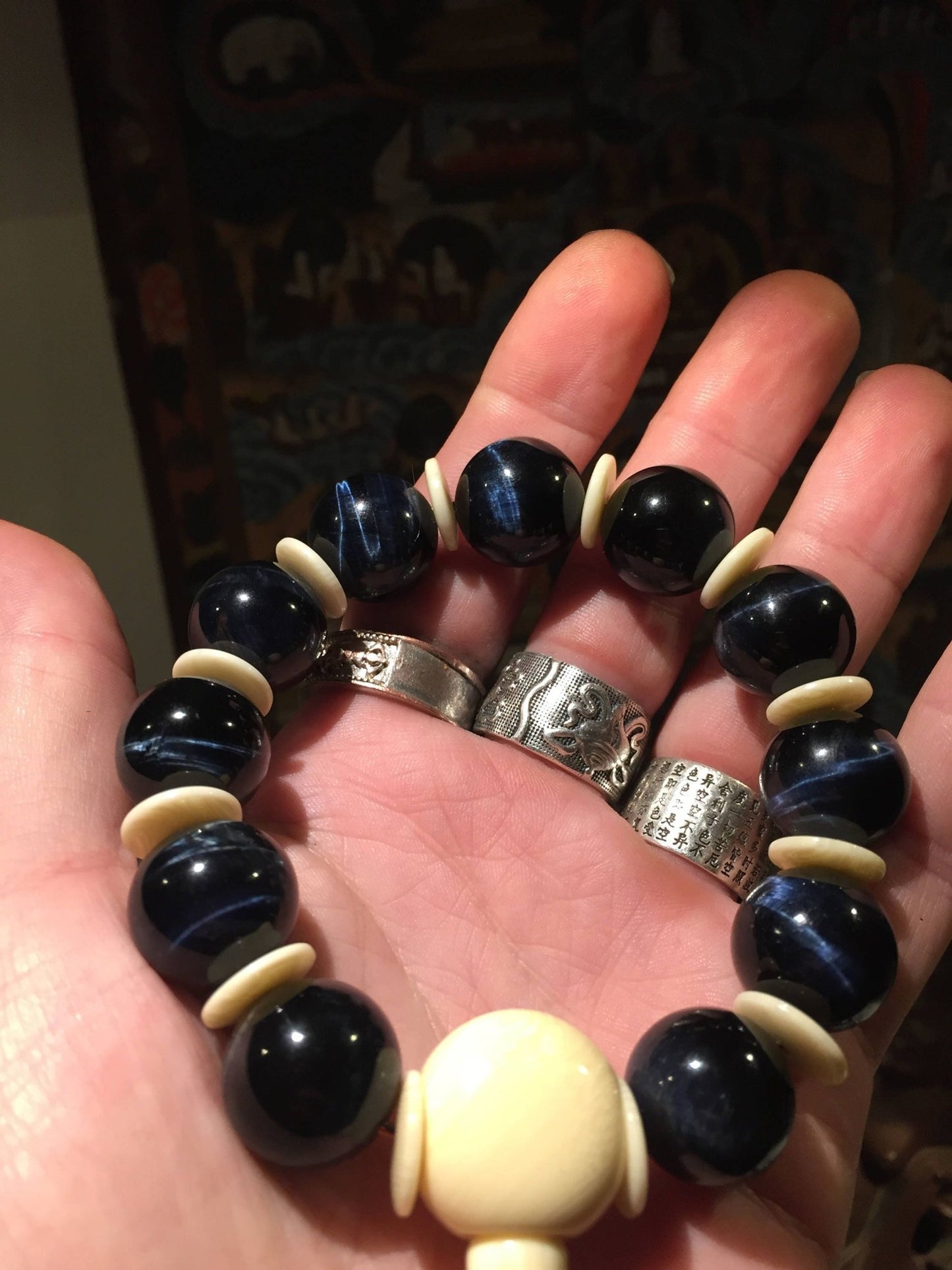 bracelet , mala de poignet chapelet bouddhiste de poignet oeil de faucon de 16mm et ivoire végétal - obsidian dragon