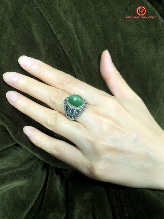 Bague en Jade à effet oeil de chat- Argent- Qing Dynastie | obsidian dragons