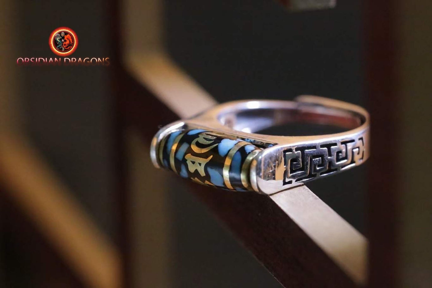 bague tibétaine. DZI, agate sacrée tibétaine mantra "Om mani padme Hum" . Argent 925, cuivre, turquoises naturelles bague réglable à toutes tailles. - obsidian dragon