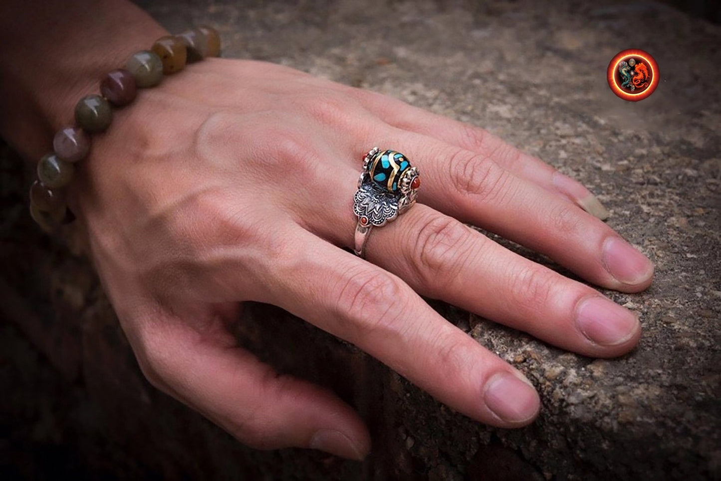 Bague bouddhiste tibétaine. DZI ou pierre celeste sacrée de protection tibétaine tournant DZI à 2 yeux, argent 925 turquoise, agate nan hong - obsidian dragon