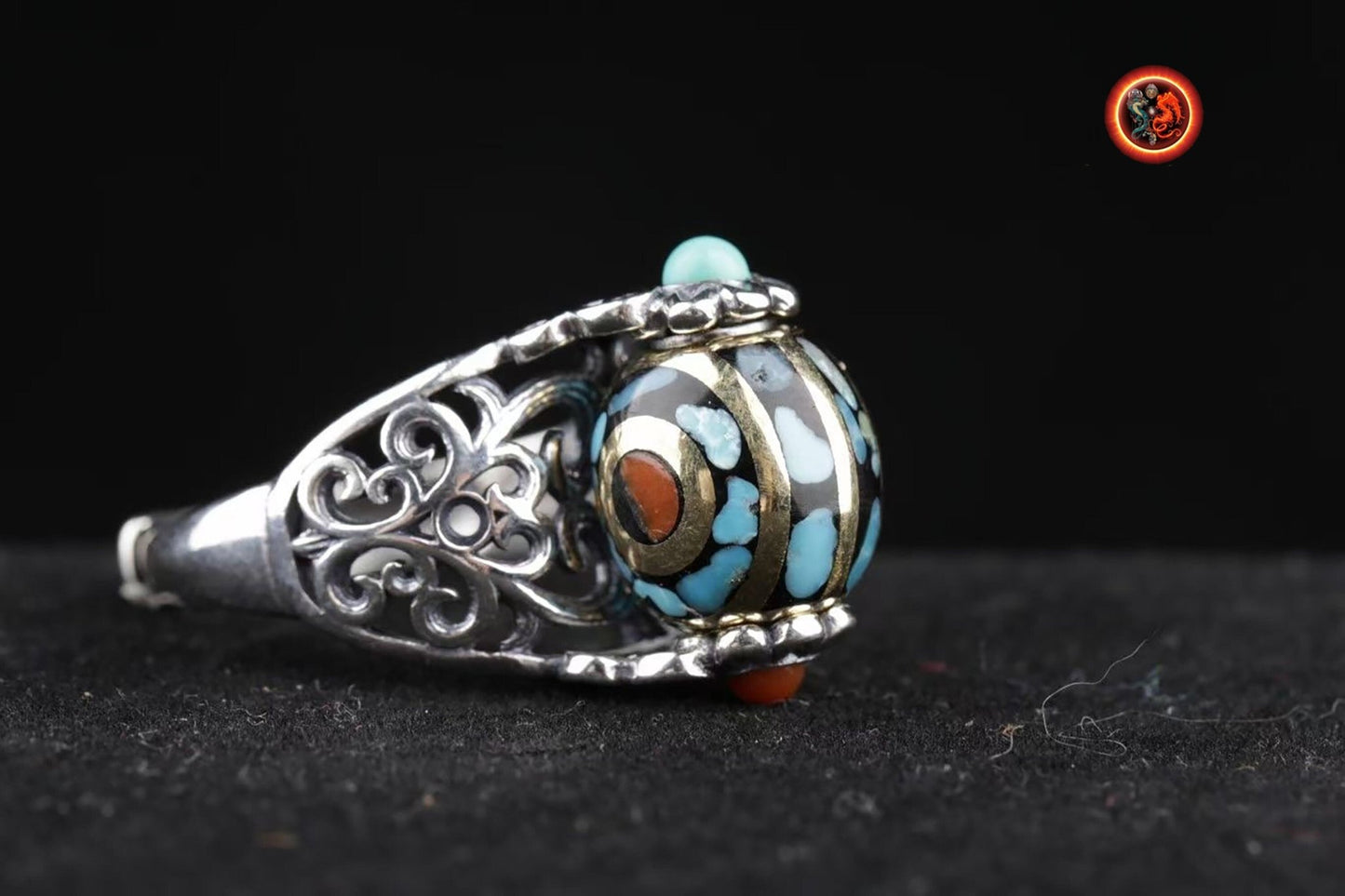 Bague bouddhiste tibétaine. DZI ou pierre celeste sacrée de protection tibétaine tournant DZI à 2 yeux, argent 925 turquoise, agate nan hong - obsidian dragon