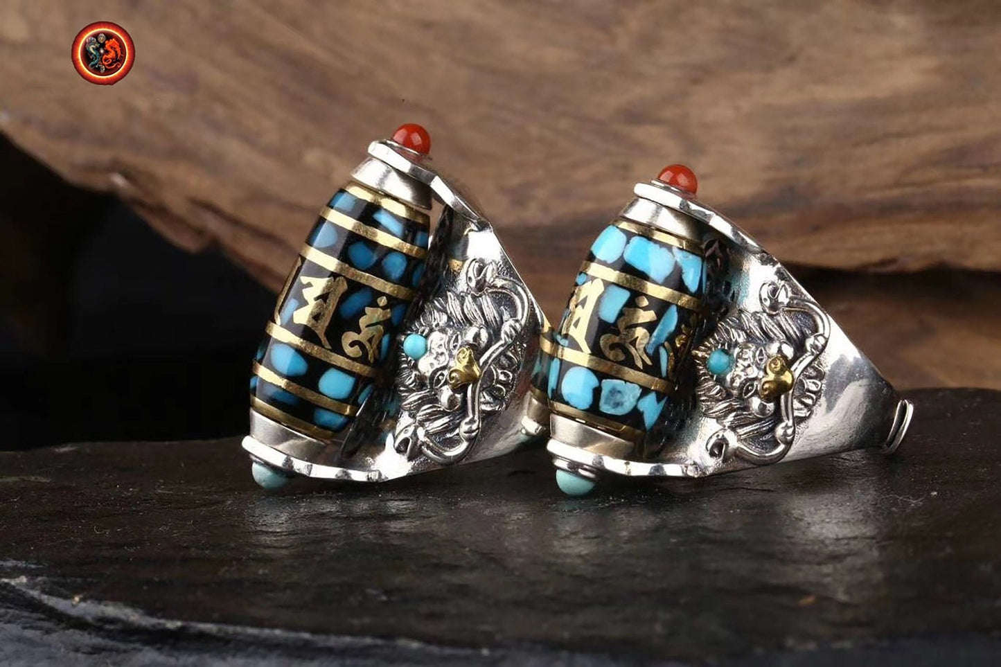 Bague bouddhiste tibétaine. DZI ou pierre celeste sacrée de protection tibétaine tournant représentation de Garuda, argent 925, turquoise. - obsidian dragon