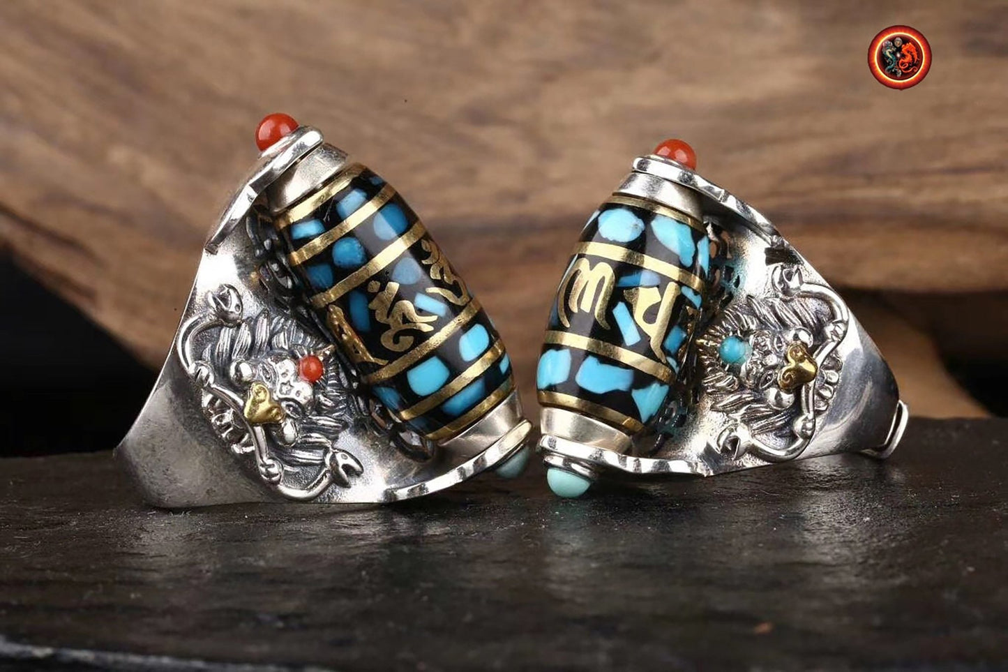 Bague bouddhiste tibétaine. DZI ou pierre celeste sacrée de protection tibétaine tournant représentation de Garuda, argent 925, turquoise. - obsidian dragon