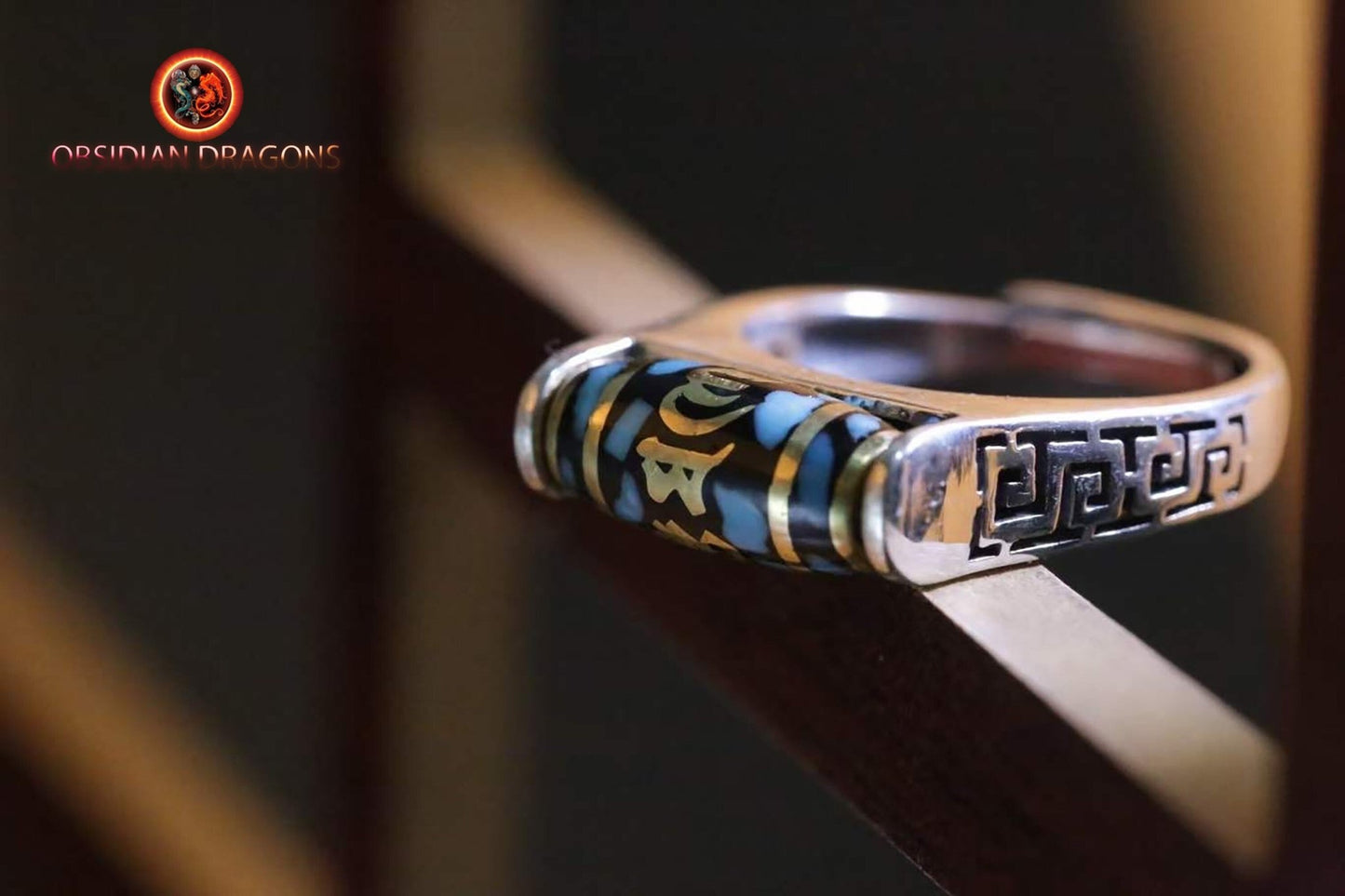 bague tibétaine. DZI, agate sacrée tibétaine mantra "Om mani padme Hum" . Argent 925, cuivre, turquoises naturelles bague réglable à toutes tailles. - obsidian dragon