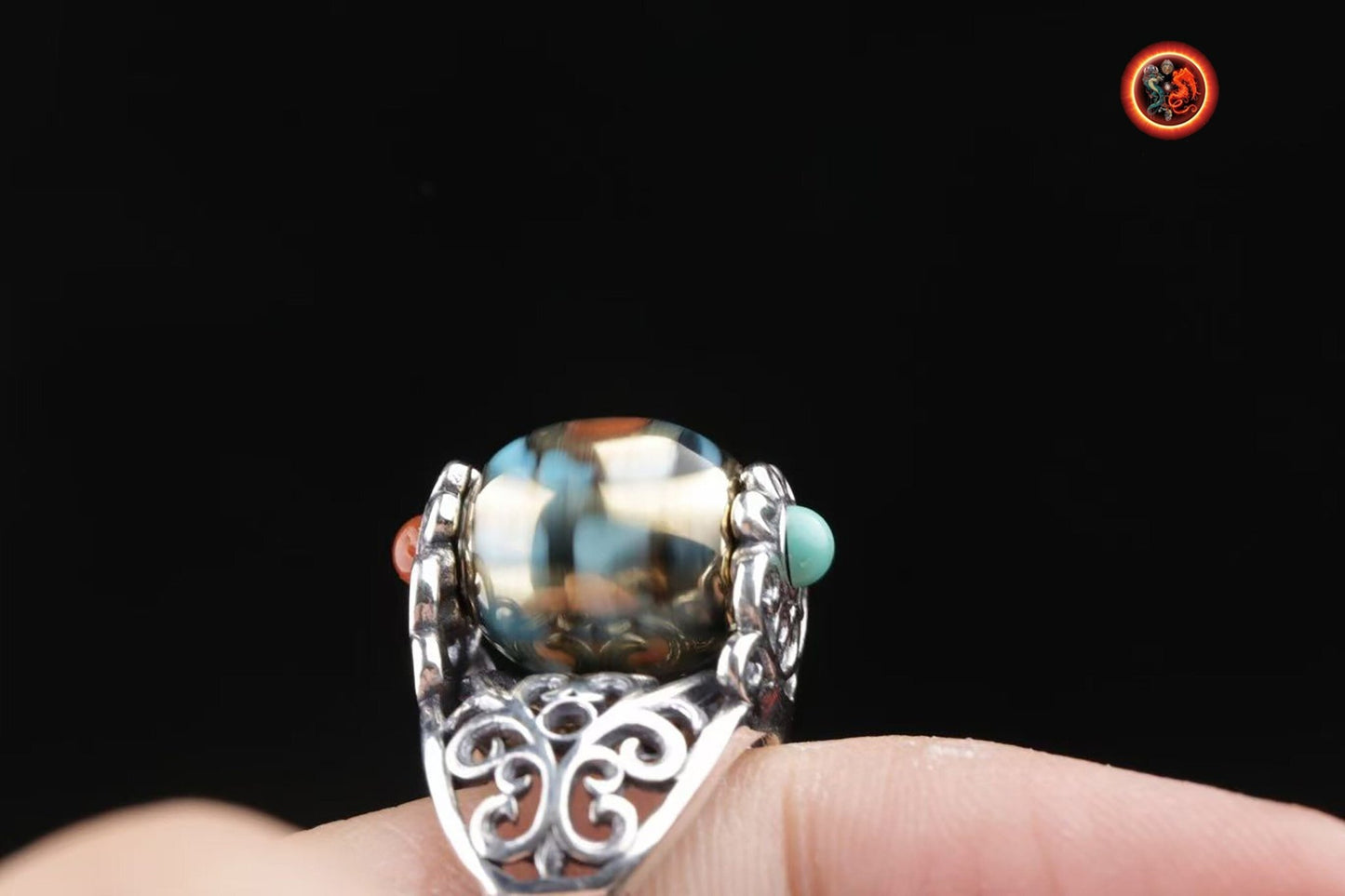 Bague bouddhiste tibétaine. DZI ou pierre celeste sacrée de protection tibétaine tournant DZI à 2 yeux, argent 925 turquoise, agate nan hong - obsidian dragon