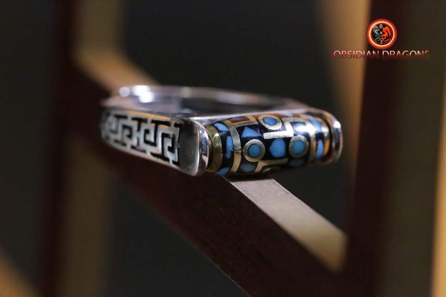 bague tibétaine.DZI, agate sacrée tibétaine à 9 yeux "expulser le mal" . Argent 925, cuivre et turquoises bague réglable à toutes tailles. - obsidian dragon