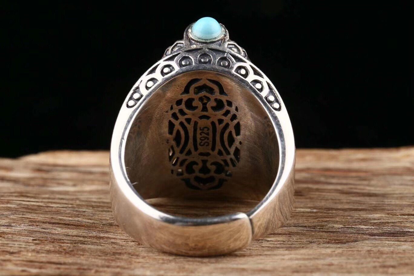 Bague bouddhiste tibétaine. Moulin à prière mantra de la compassion. Motif Taotie Argent 925, turquoise et nan hong - obsidian dragon