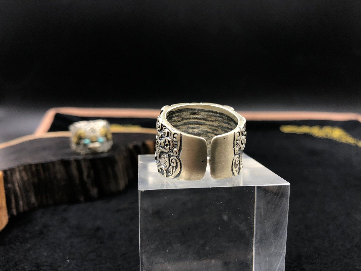 Bague Feng Shui. Protection du dragon taotie.Argent 925, cuivre. Turquoise d'Arizona, agate dite "nan hong (rouge du sud du Yunnan) - obsidian dragon