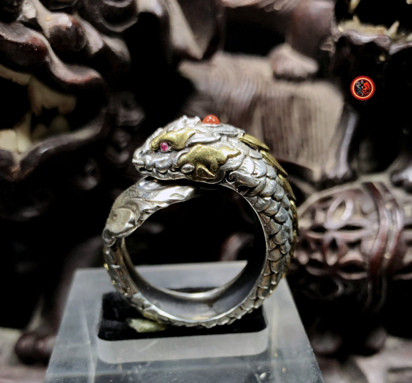 Bague dragon Aoyu. Feng shui protection. Argent 950, cuivre,rubis, agate nan hong. joaillerie artisanale de haute qualité. - obsidian dragon