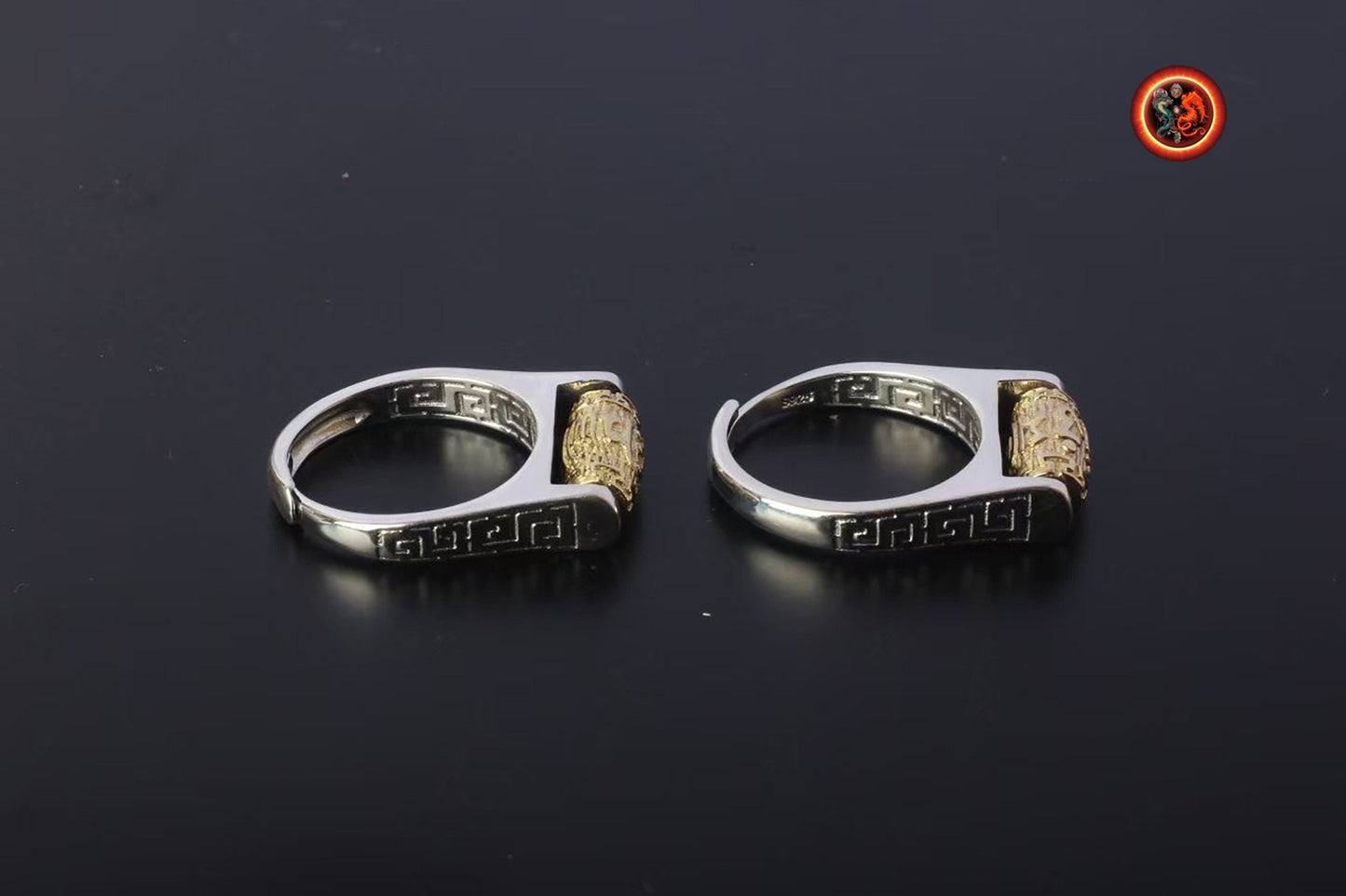 Bague bouddhiste tibétaine. Moulin a priere tournant mantra de la compassion "om mani padme hum". Argent 925 poinçonné, laiton. Homme/ Femme - obsidian dragon