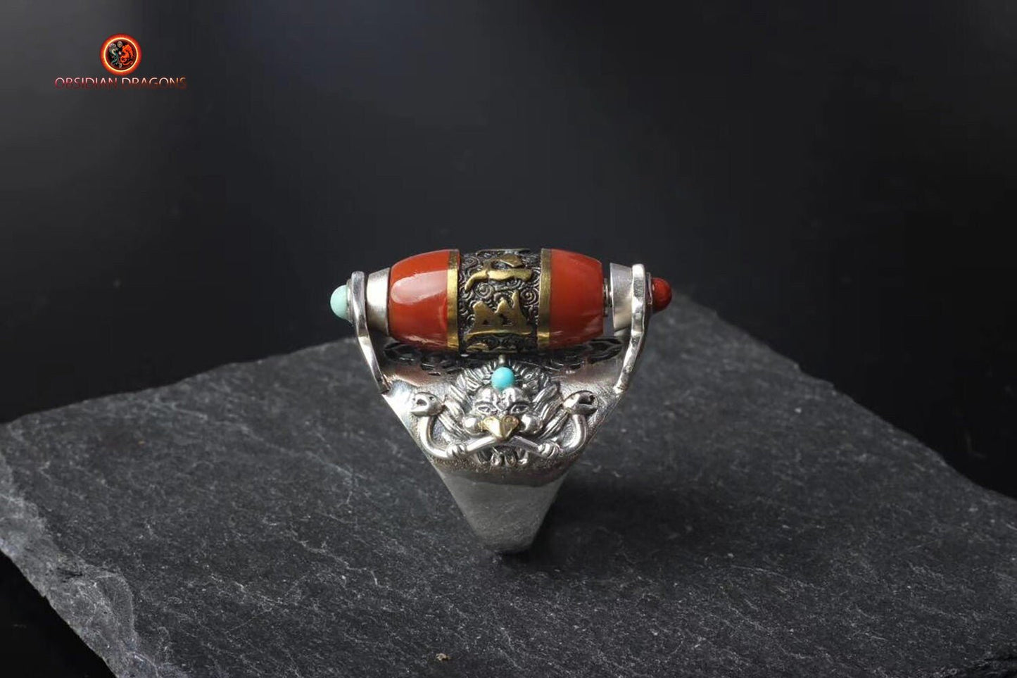 Bague mantra tibétain moulin à prière. Mantra de la compassion. Jade vert, blanc ou agate - obsidian dragon