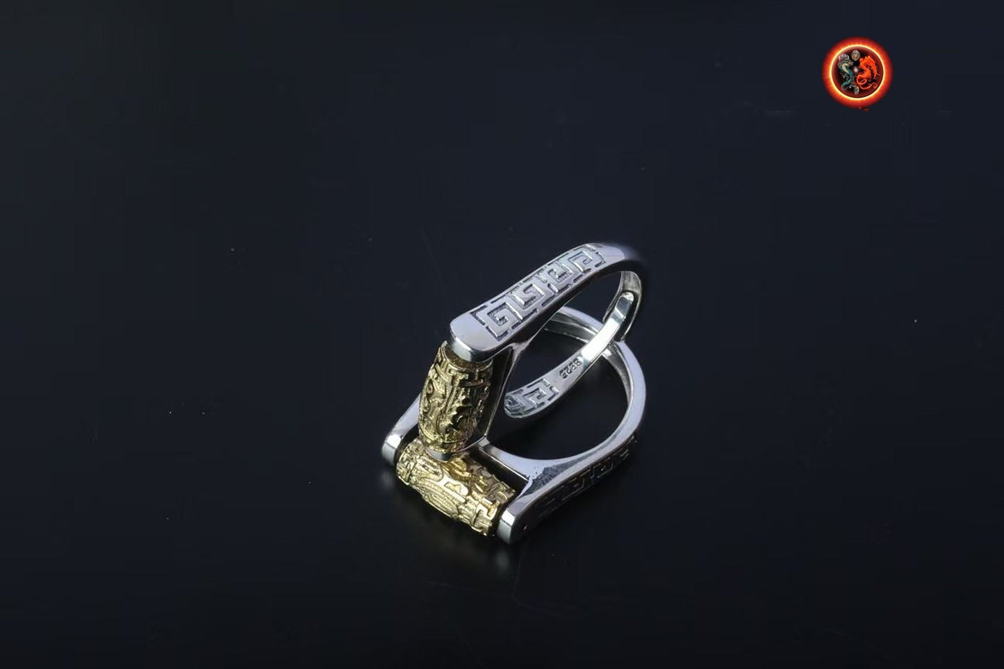Bague bouddhiste tibétaine. Moulin a priere tournant mantra de la compassion "om mani padme hum". Argent 925 poinçonné, laiton. Homme/ Femme - obsidian dragon