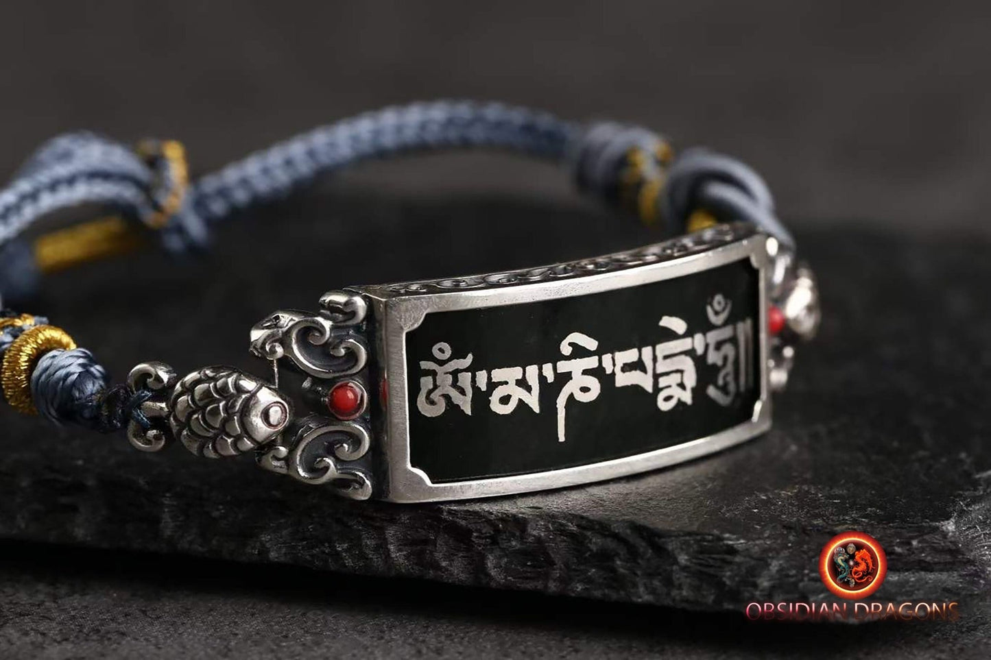bracelet porte bonheur bouddhiste tibétain. Mantra de la compassion "om mani padme hum". Argent 925, Entièrement tressé à la main. - obsidian dragon