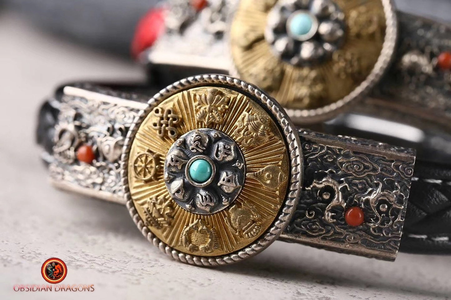 bracelet de protection bouddhiste, 8 signes auspicieux. Argent 925, cuivre, cuir tressé, turquoises - obsidian dragon