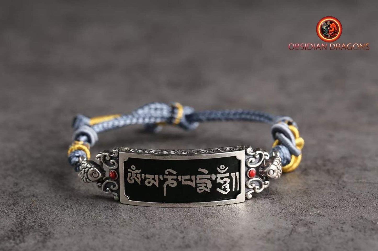 bracelet porte bonheur bouddhiste tibétain. Mantra de la compassion "om mani padme hum". Argent 925, Entièrement tressé à la main. - obsidian dragon