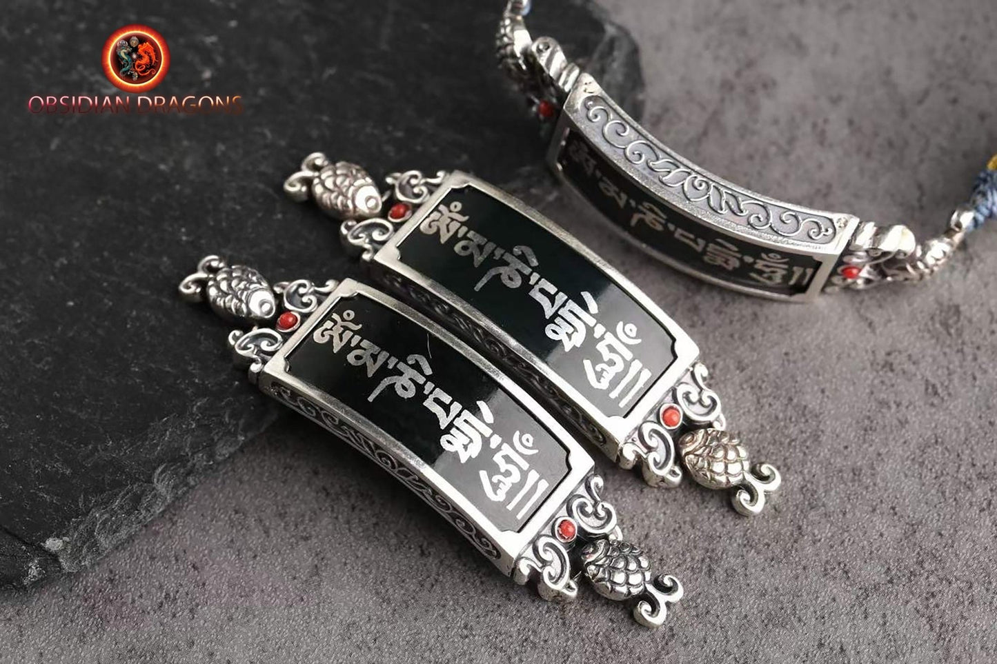 bracelet porte bonheur bouddhiste tibétain. Mantra de la compassion "om mani padme hum". Argent 925, Entièrement tressé à la main. - obsidian dragon