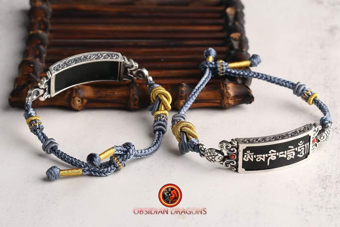 bracelet porte bonheur bouddhiste tibétain. Mantra de la compassion "om mani padme hum". Argent 925, Entièrement tressé à la main. - obsidian dragon