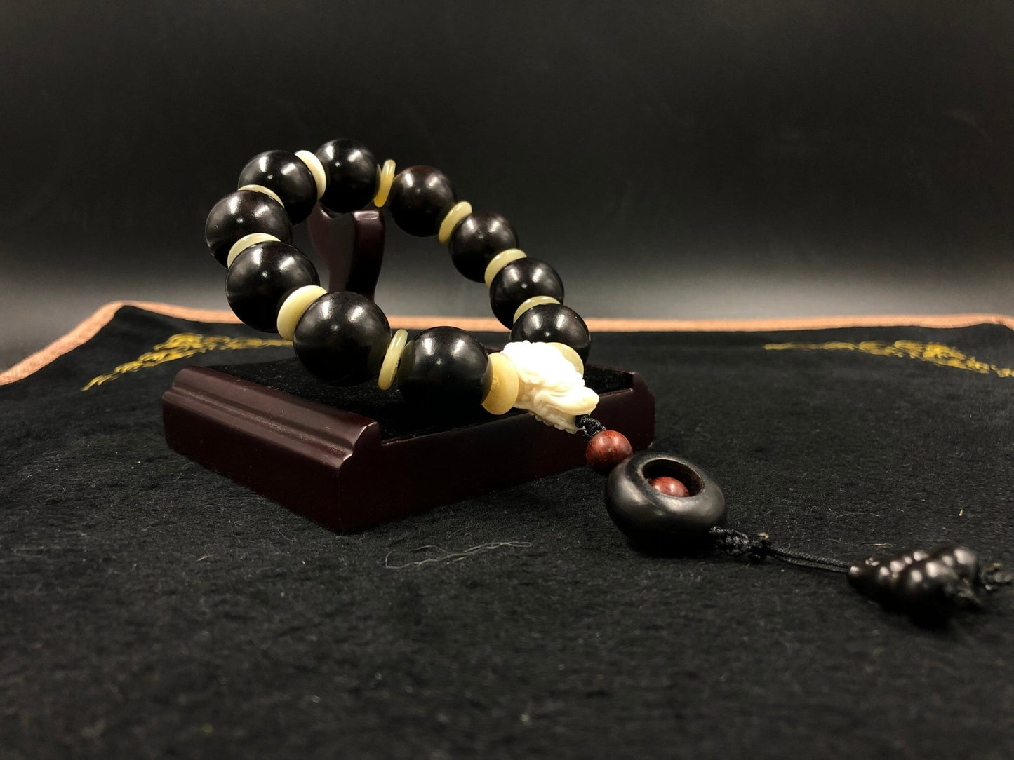 Bracelet dragon- santal noir et os de buffle