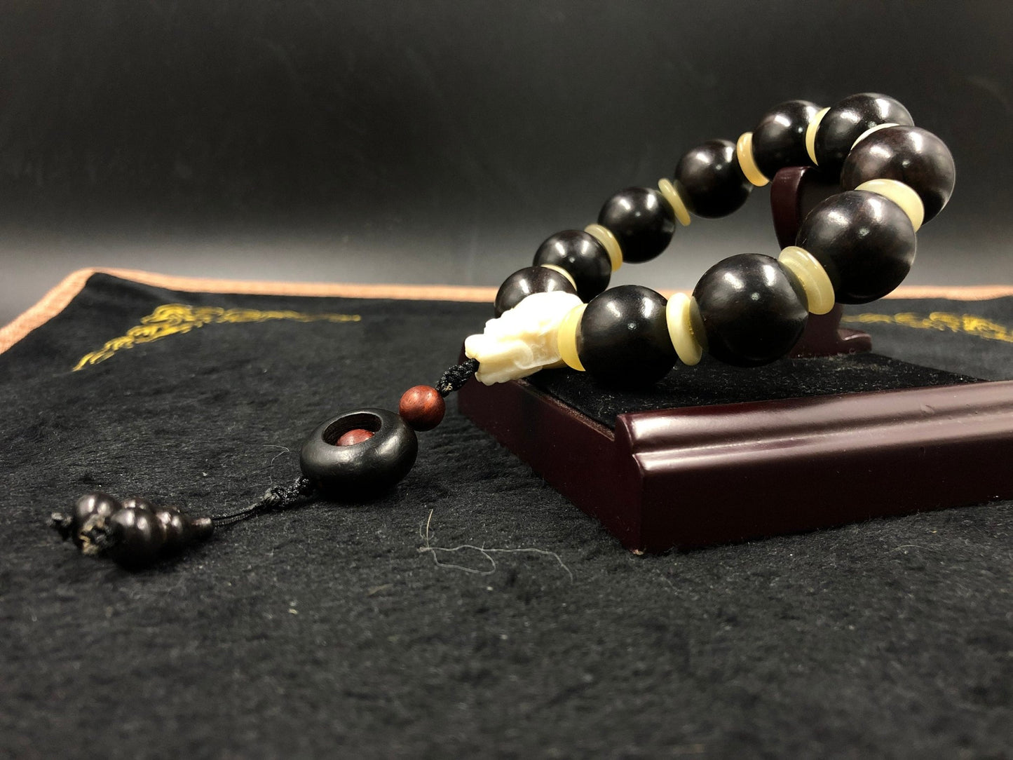 Bracelet dragon- santal noir et os de buffle
