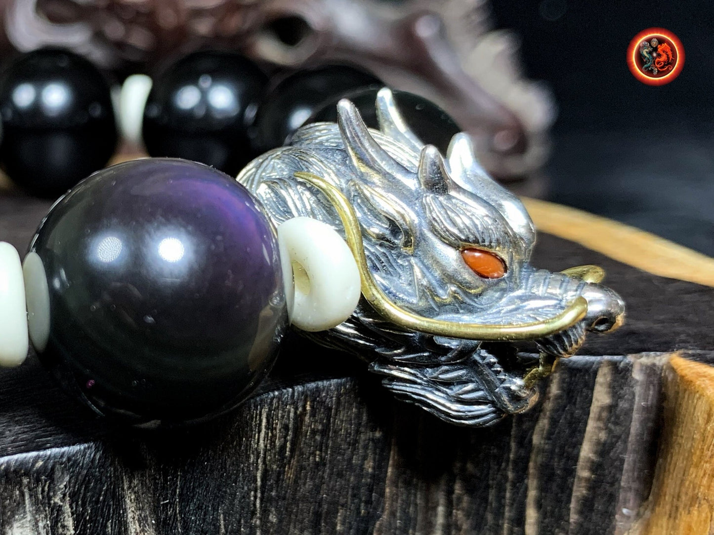 Bracelet dragon- perles d'obsidiennes oeil celeste