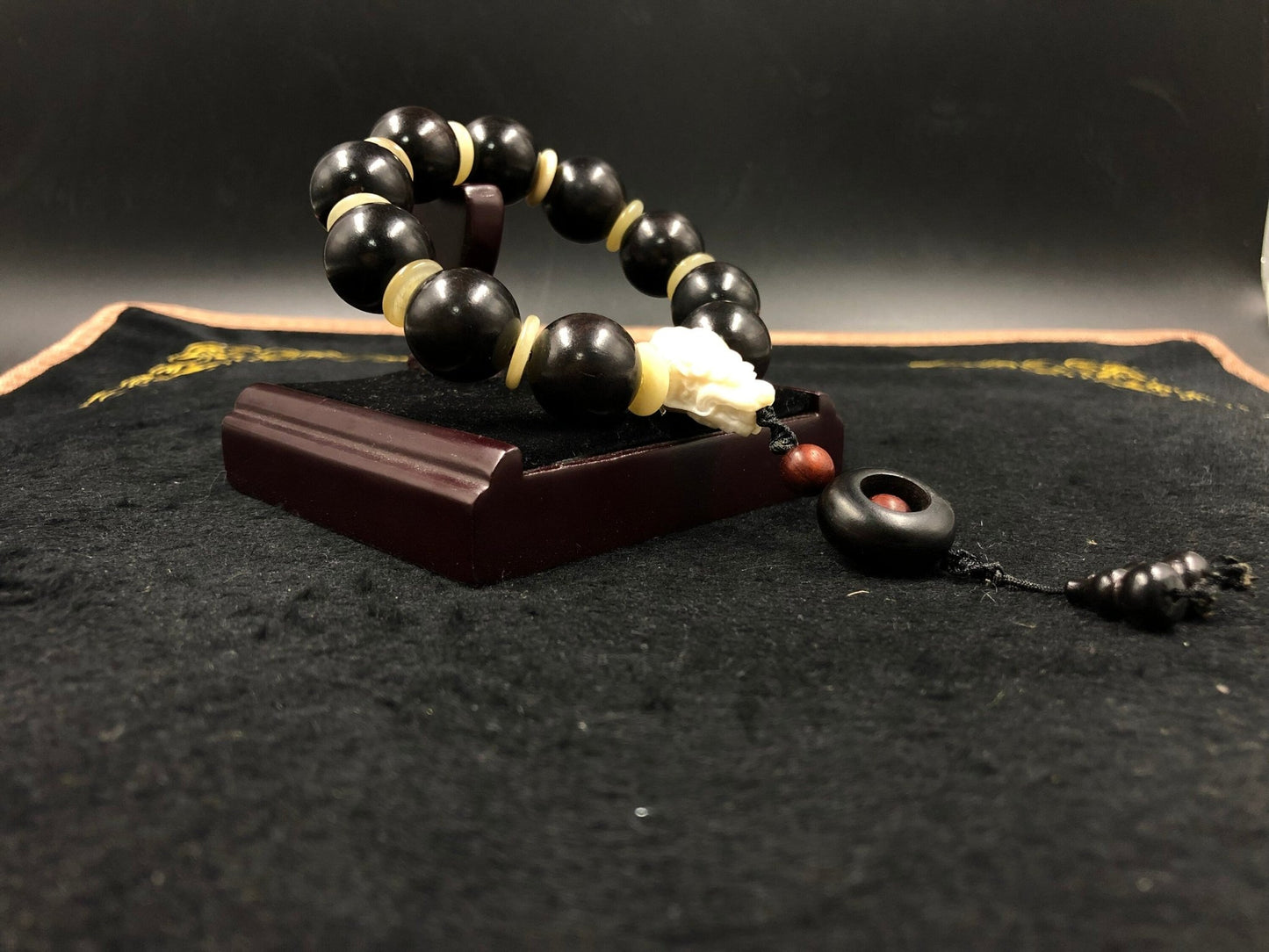 Bracelet dragon- santal noir et os de buffle