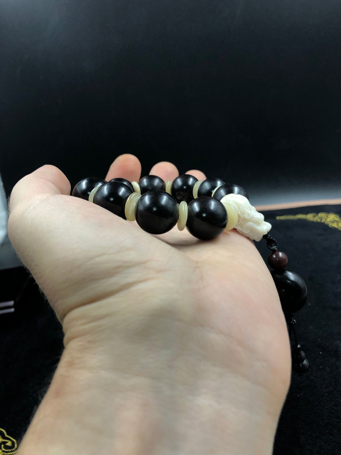 Bracelet dragon- santal noir et os de buffle