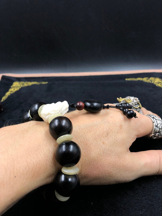 Bracelet dragon- santal noir et os de buffle