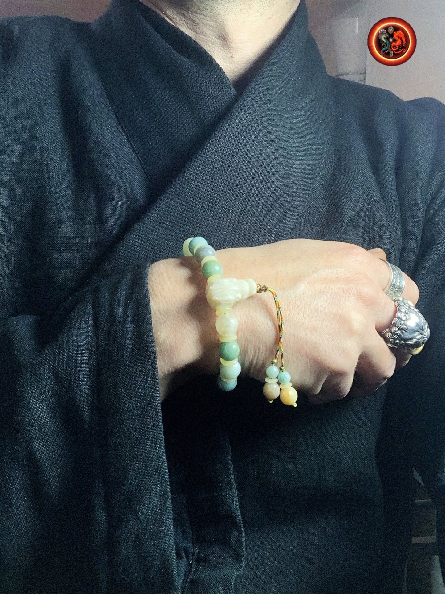 bracelet dragon Amazonite arc en ciel, os de buffle. Monté sur cordon traditionnel pour mala. Noeud coulissant adaptable à toutes tailles - obsidian dragon
