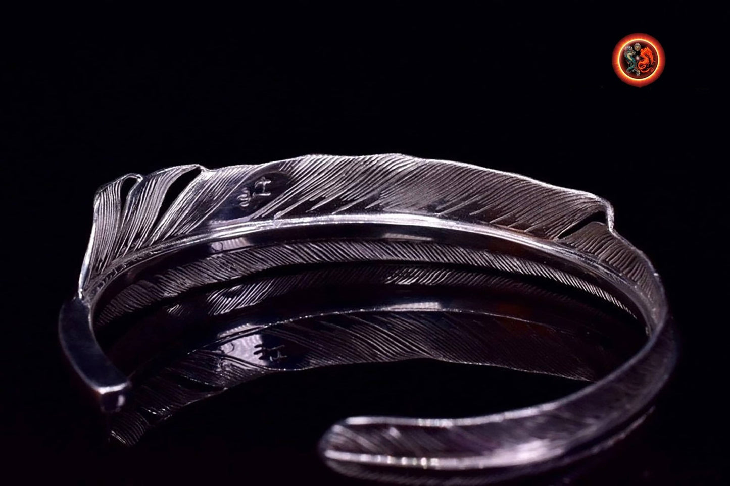Bracelet jonc argent 925, plume d'aigle. Bracelet poinçonné. Travail fin et délicat. Mixte. Largeur de 16mm, Diamètre intérieur de 64mm - obsidian dragon