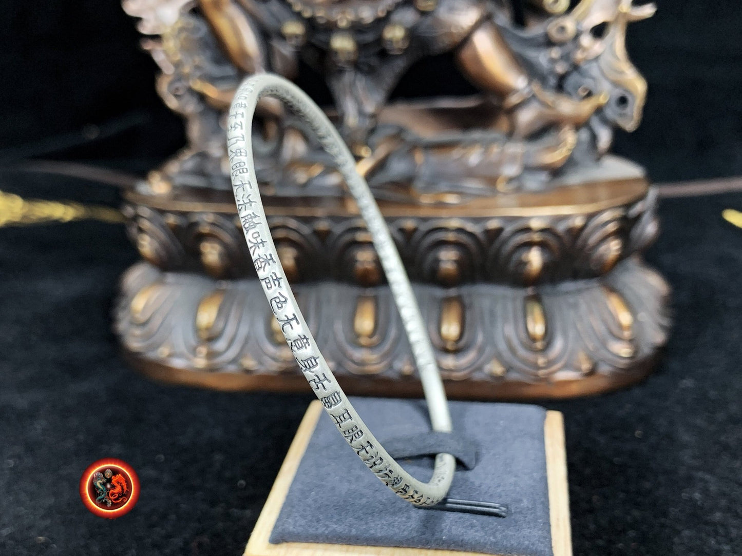 Bracelet jonc bouddhiste sutra du coeur argent 999/1000ème.Sutra gravé à l'extérieur et à l'intérieur du bracelet. - obsidian dragon