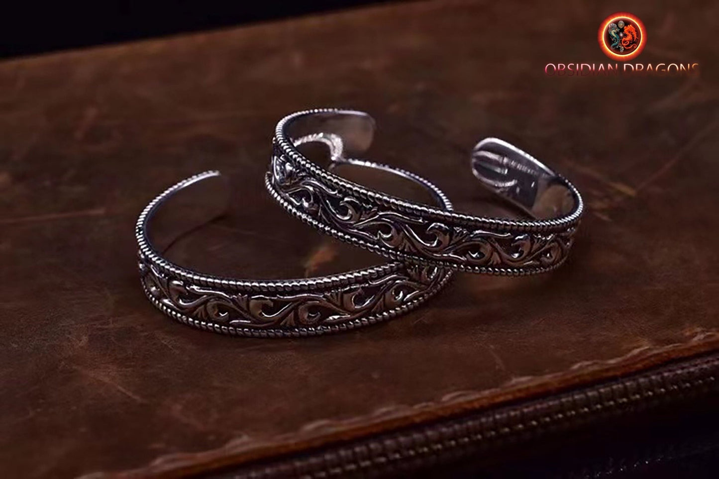 Bracelet manchette motifs floraux