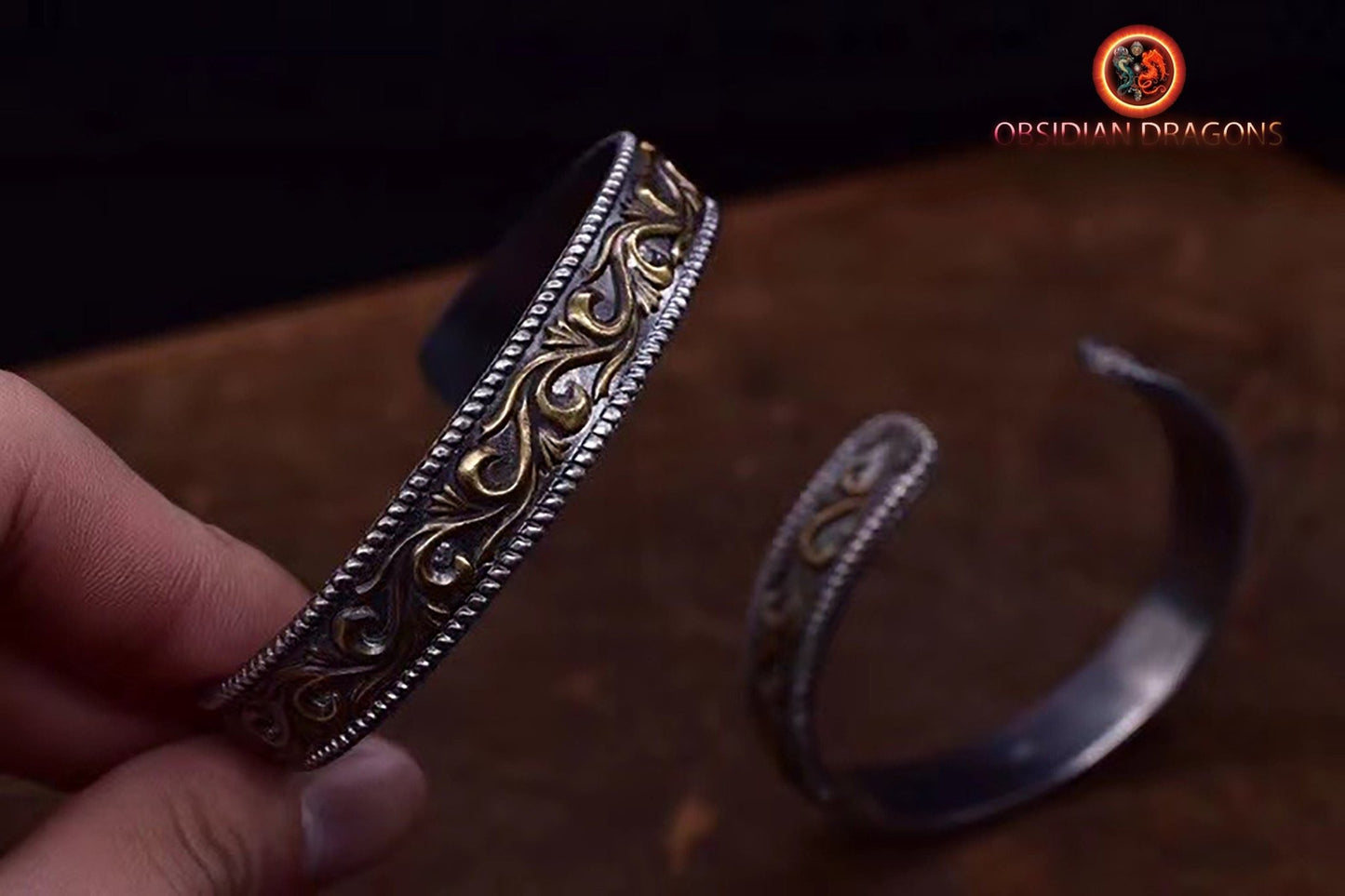 Bracelet manchette motifs floraux